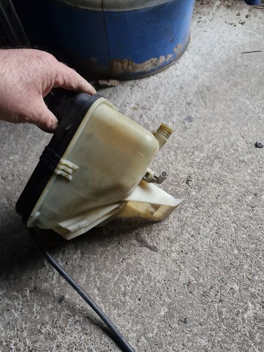 Zbiorniczek wyrownawczy bmw e39 2.0d 2.5d 3.0d