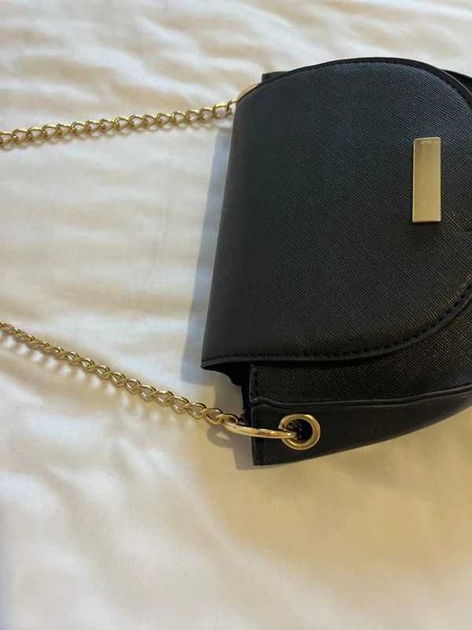 Carteira preta pequena