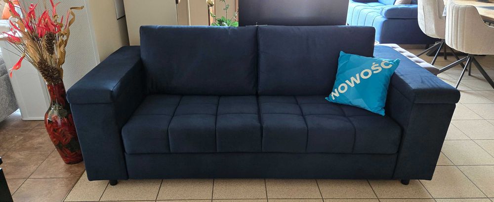 Granatowa sofa ANGEL "stelaż włoski" funkcja spania na materacu