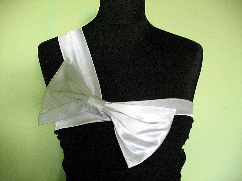 Sukienka - Mała czarna marszczona - 40 L biust 80-90 cm