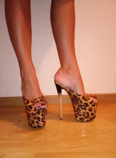 146/ OD RĘKI 40 klapki pantera mega obcas 19 cm Dragqueen styl