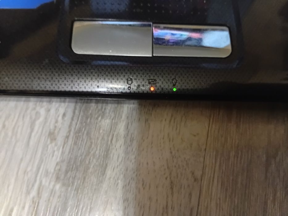 Ноутбук Asus  неробочий НА запчастини
