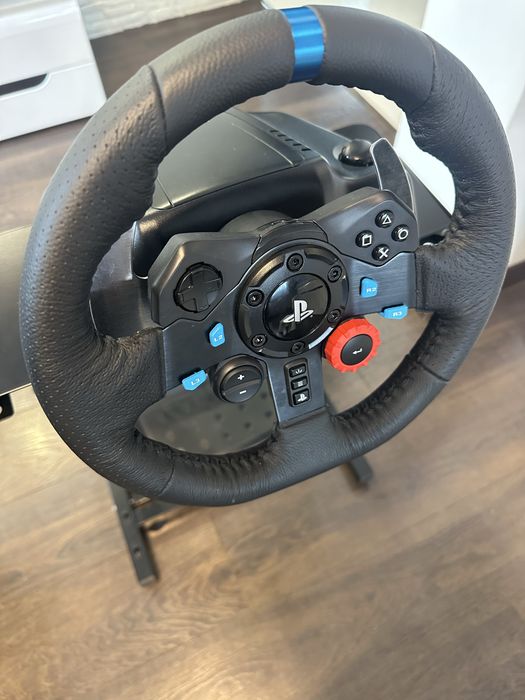 Logitech g29 jak nowa.