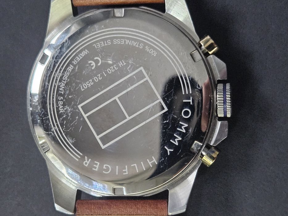 Zegarek Tommy Hilfiger elegancki, skórzany pasek. Tanio! Okazja !