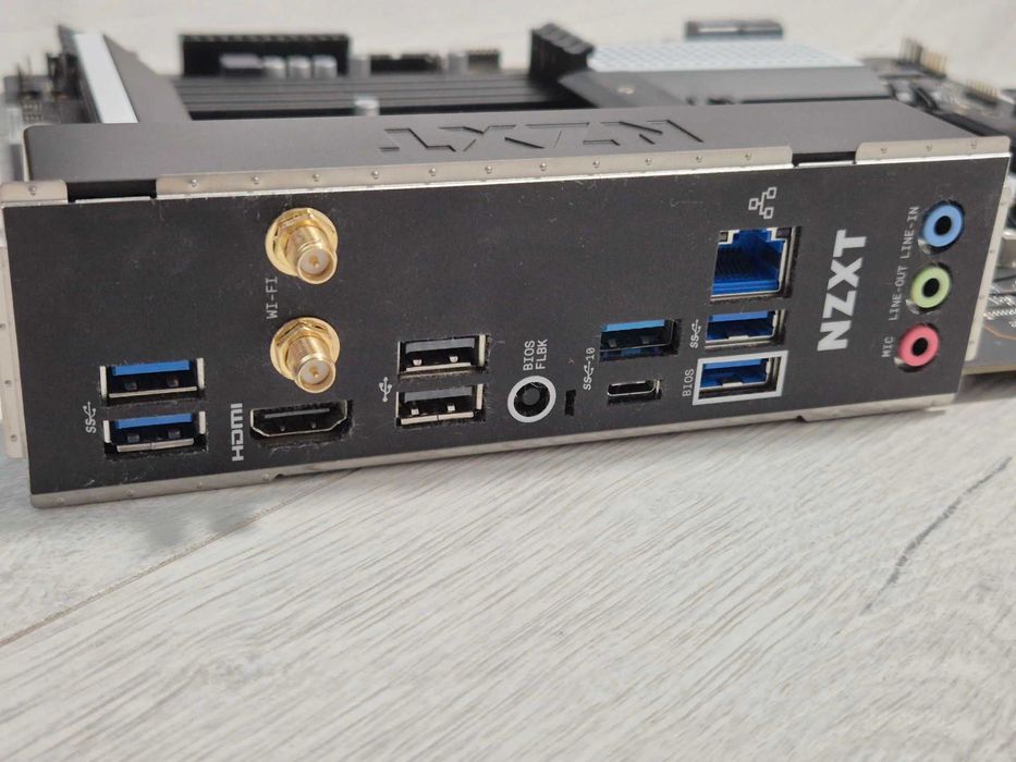 s1700 ігровий сет Intel Core i7-13700KF +NZXT Z690 DDR4 Wi-Fi. TradeIN