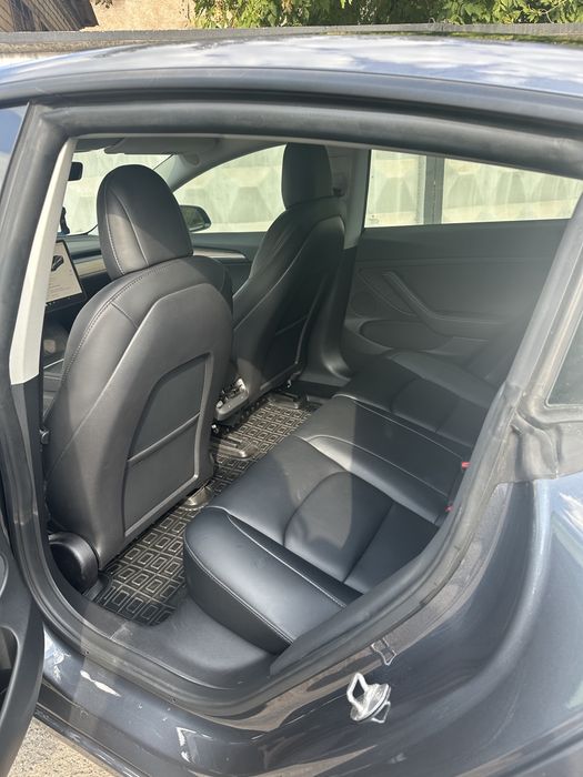 Tesla model 3 performance
