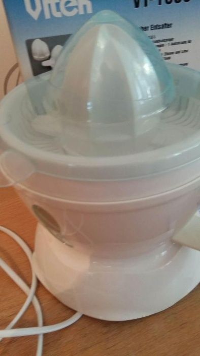 Соковыжималка для цитрусовых VITEK VT1609
