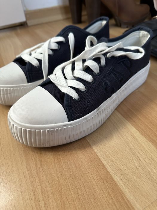 Trampki GAP, stan bardzo dobry