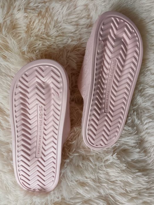 Nowe klapki damskie37