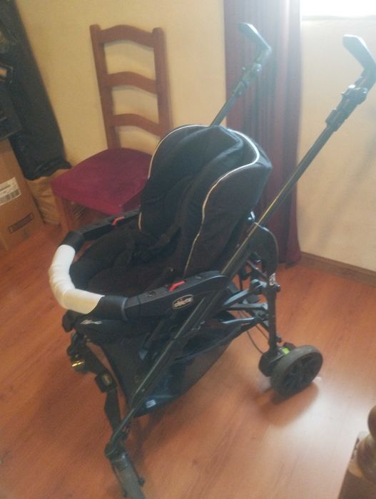 Trio da Chico (carrinho com cadeira, ovo, alcofa e base para carro)