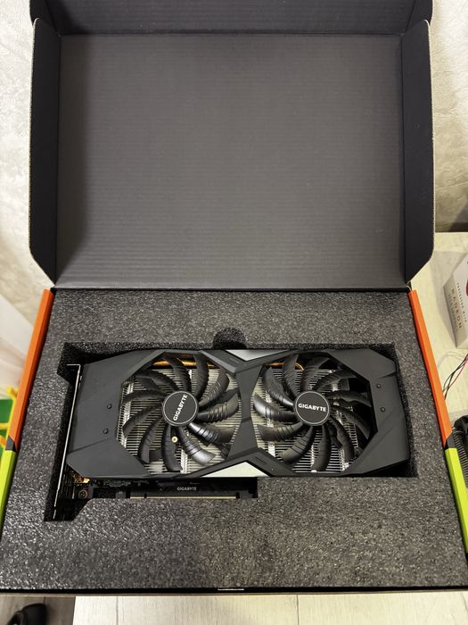 Відеокарта Gigabyte 2060super