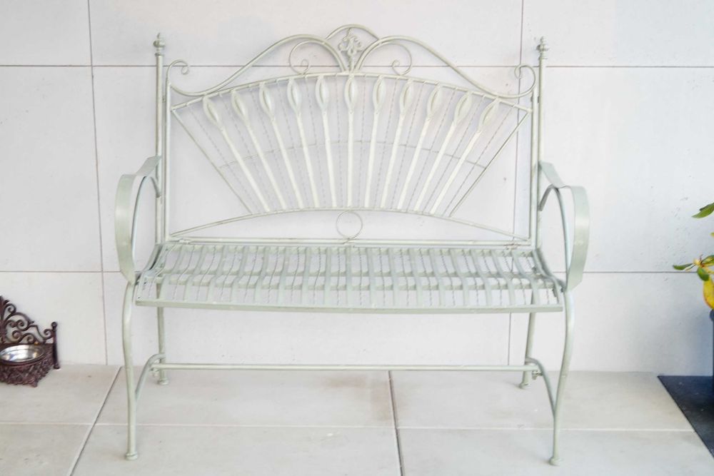 Metalowa ławka ogrodowa zielona patynowana retro 1