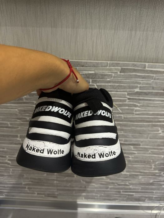 Продам кроссовки Naked Wolfe