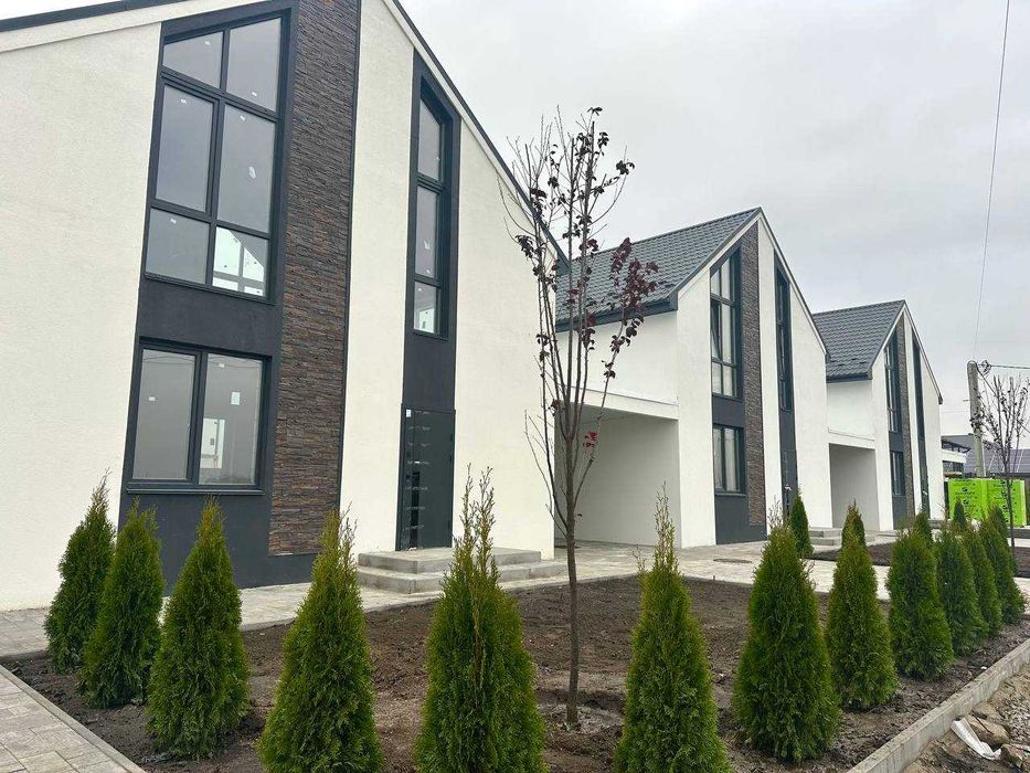 Продаж котеджу таунхаусу дуплексу в с.Погреби. Будинок 100 кв.м