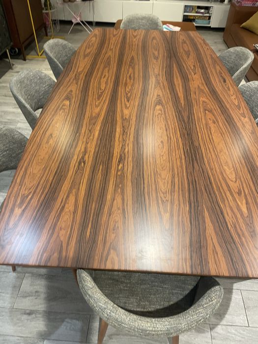 Mesa de jantar e movel garrafeira