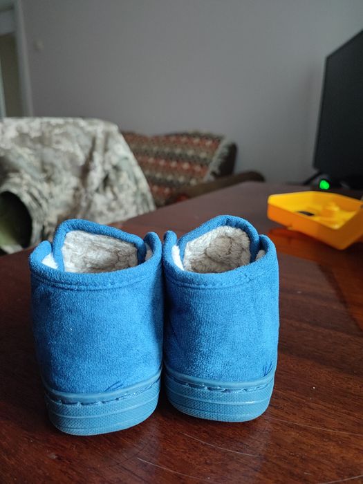 Теплі тапочки 25р стан нових