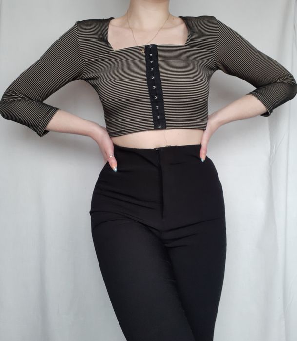 Czarna bluzka w paski crop top S 36