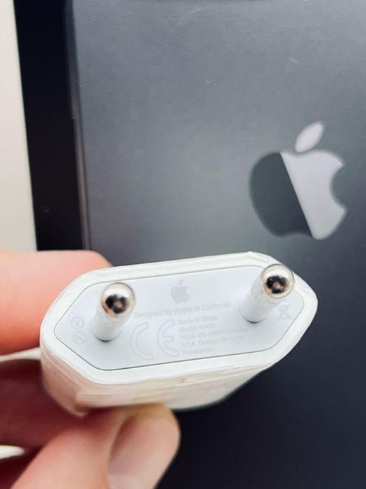 Аксесуари iPhone нові (блок, кабель, навушники)