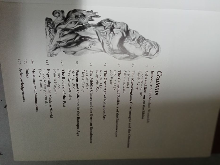 Publicações em língua inglesa 
"Art Treasure in..."