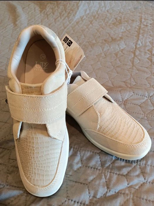 Buty damskie na rzep r .39 z  pamięcią kształtu