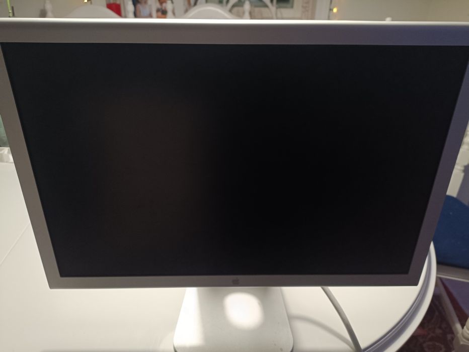 Продам Apple Cinema  Display A1082