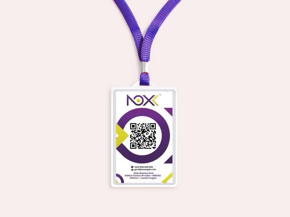 Passes de Serviço PVC & Fitas Personalizadas | Design Profissional