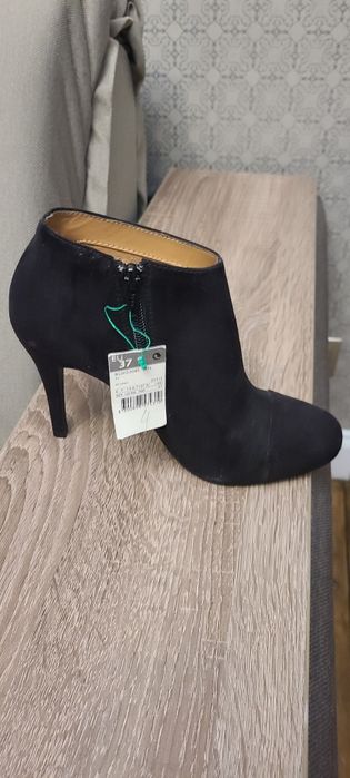 Ботинки, ботильоны Benetton р.37