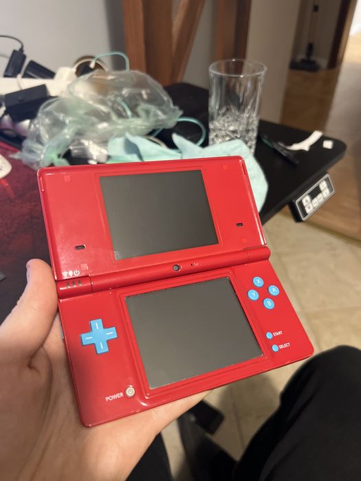 Nintendo DSi czerwony + 5 gier