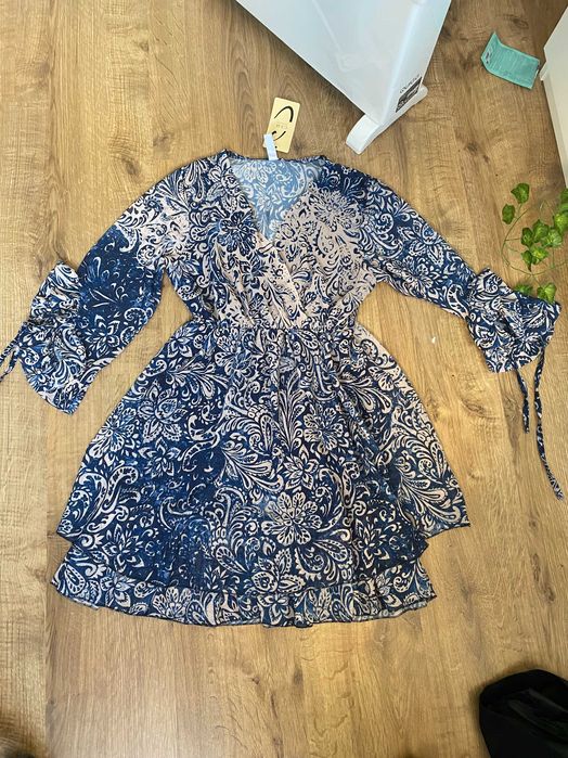 sukienka nowa z metka