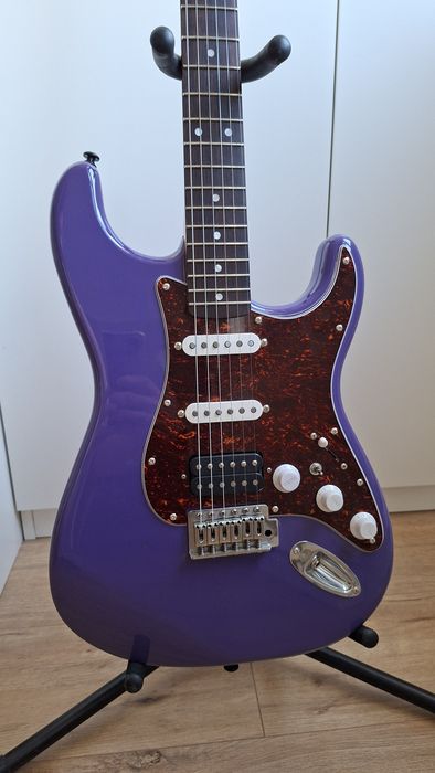 Gitara elektryczna Squier Sonic Ultraviolet HSS Dimarzio