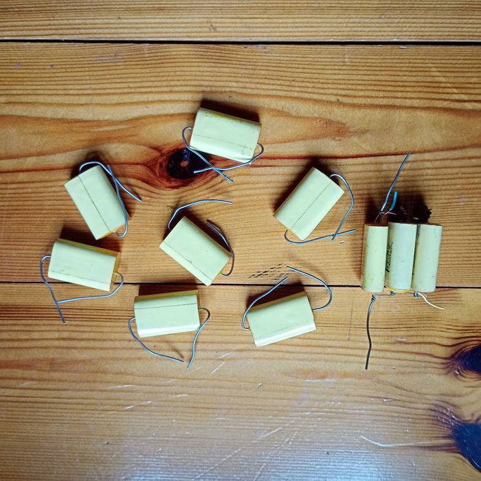 Kondensator MIFLEX MKSE-011  2,2uF 250V, 1uF 400V