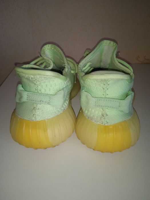 Кросівки сіточки Adidas Yeezy Boost