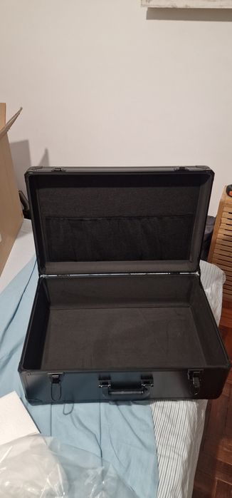 Mala aluminio  com chave