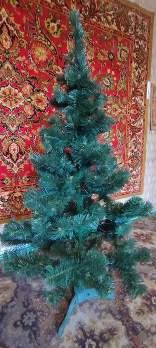 Продам ёлку искуственную