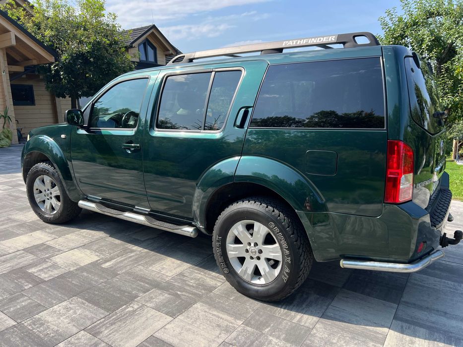 NISSAN PATHFINDER 2.5 DCI doskonały stan po remoncie blacharki 7- osób