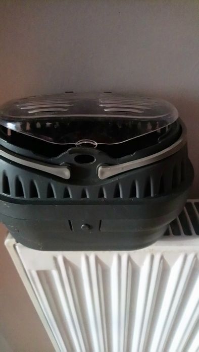 Nieduży transporterek dla gryzoni.