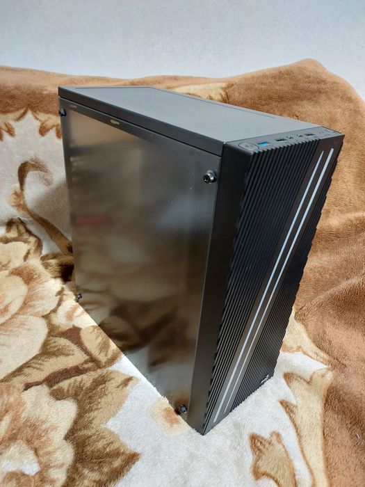 Корпус от Aerocool Streak RGB