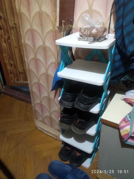Многоуровневая простая полка для обуви