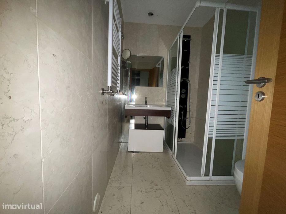 Apartamento T3 Venda em Ramalde,Porto