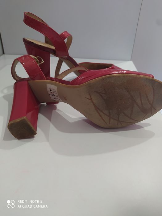 Buty letnie damskie skórzane 38 rozmiar ,markowe.