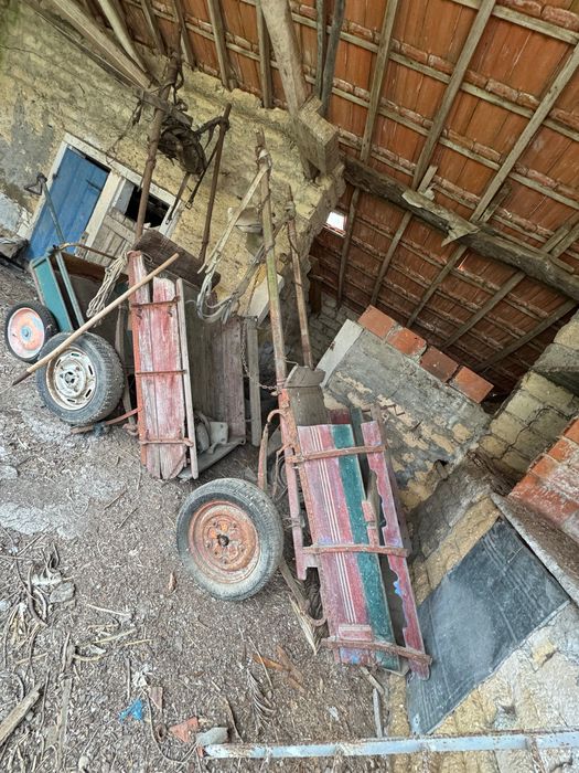 2 carrossas antigas
