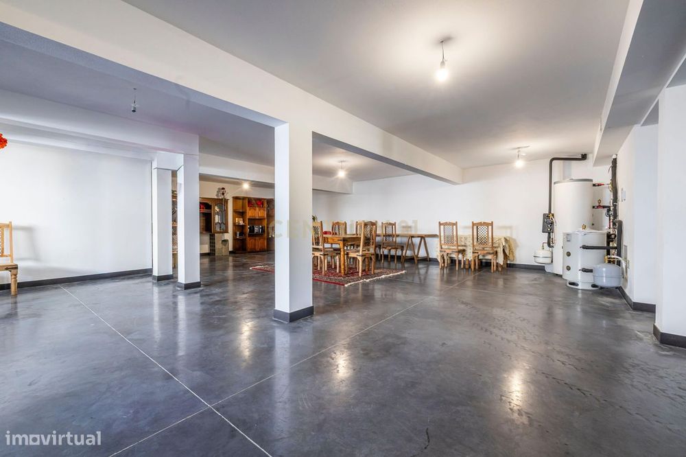 Moradia T4 Moderna com Piscina Aquecida e Jacuzzi a 15 Minutos da Prai