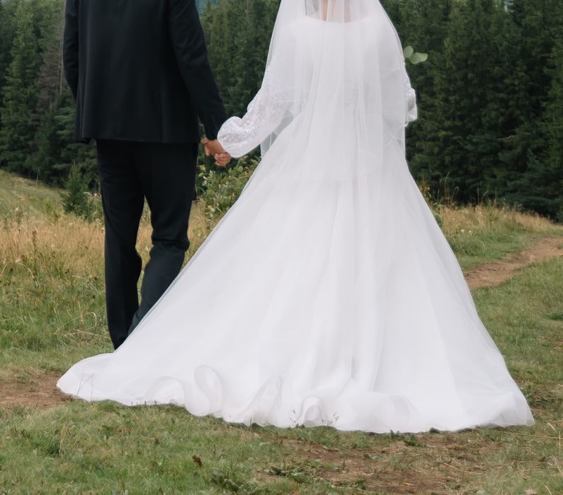 Весільна сукня айворі