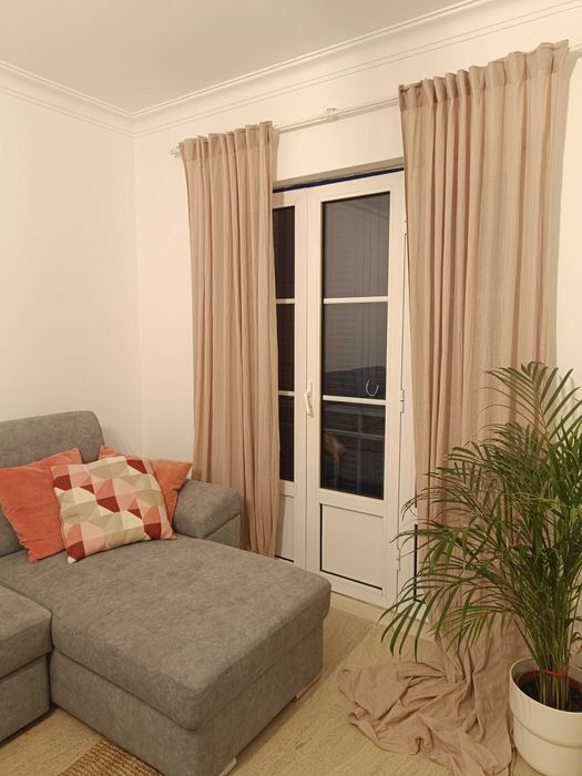 Cortinados e almofadas sala