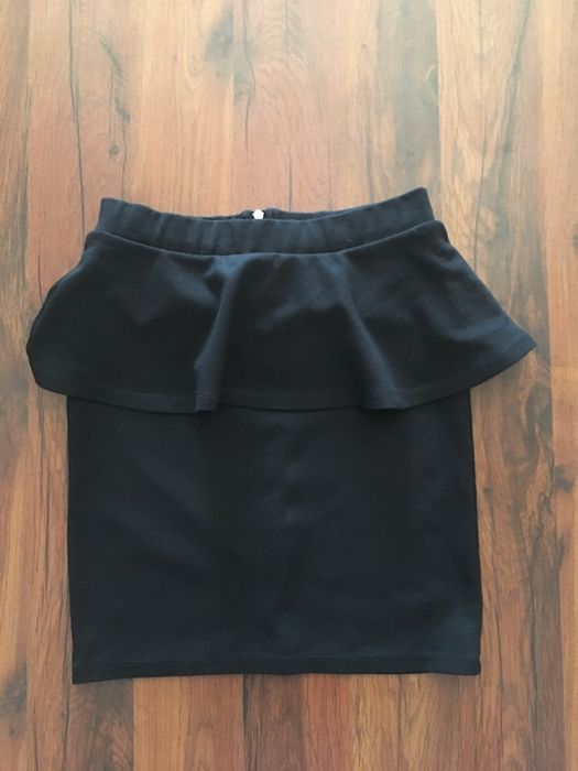 Czarna mini spódniczka