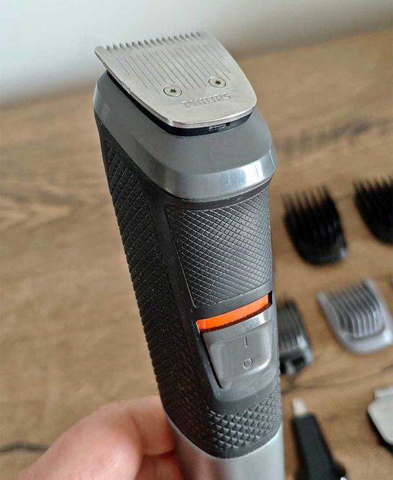 Електробритва тример Philips MG5720 (9-в-1), ідеальний стан