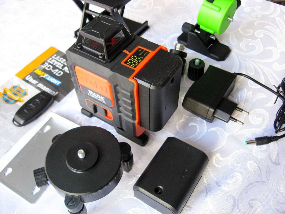 Poziomica laserowa HILDA 4D 16 linii 360 + 2x akumulator, walizka
