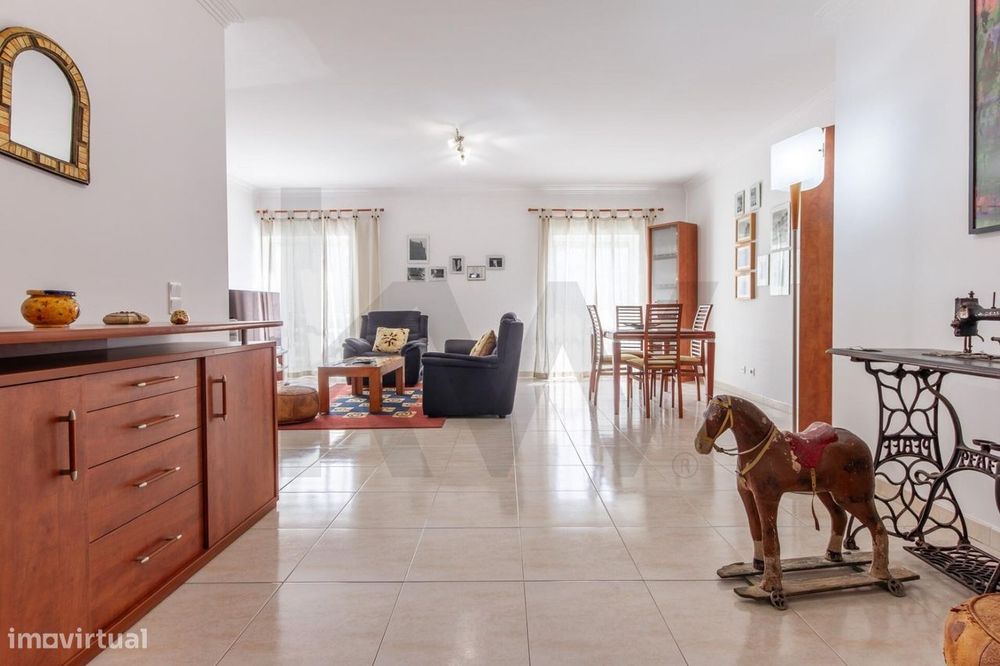 Apartamento T3 com Suíte, Lareira, Três Varandas e Arrecadação | Monti