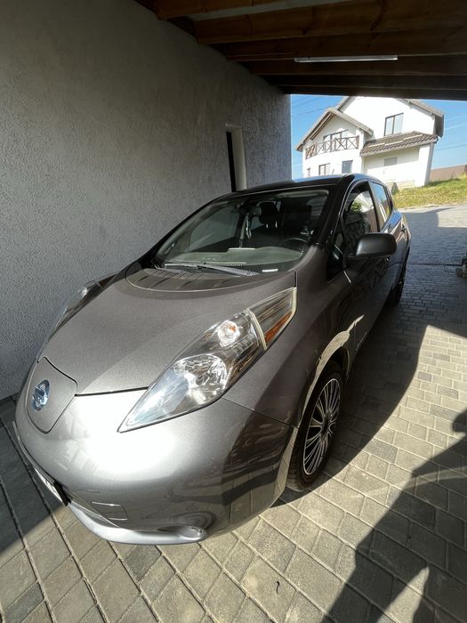 Продам Nissan Leaf