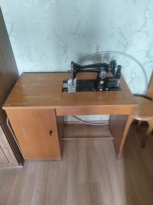 Швейная машинка стол СССР